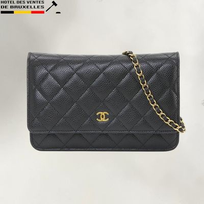 chanel black quilted lambskin wallet bag