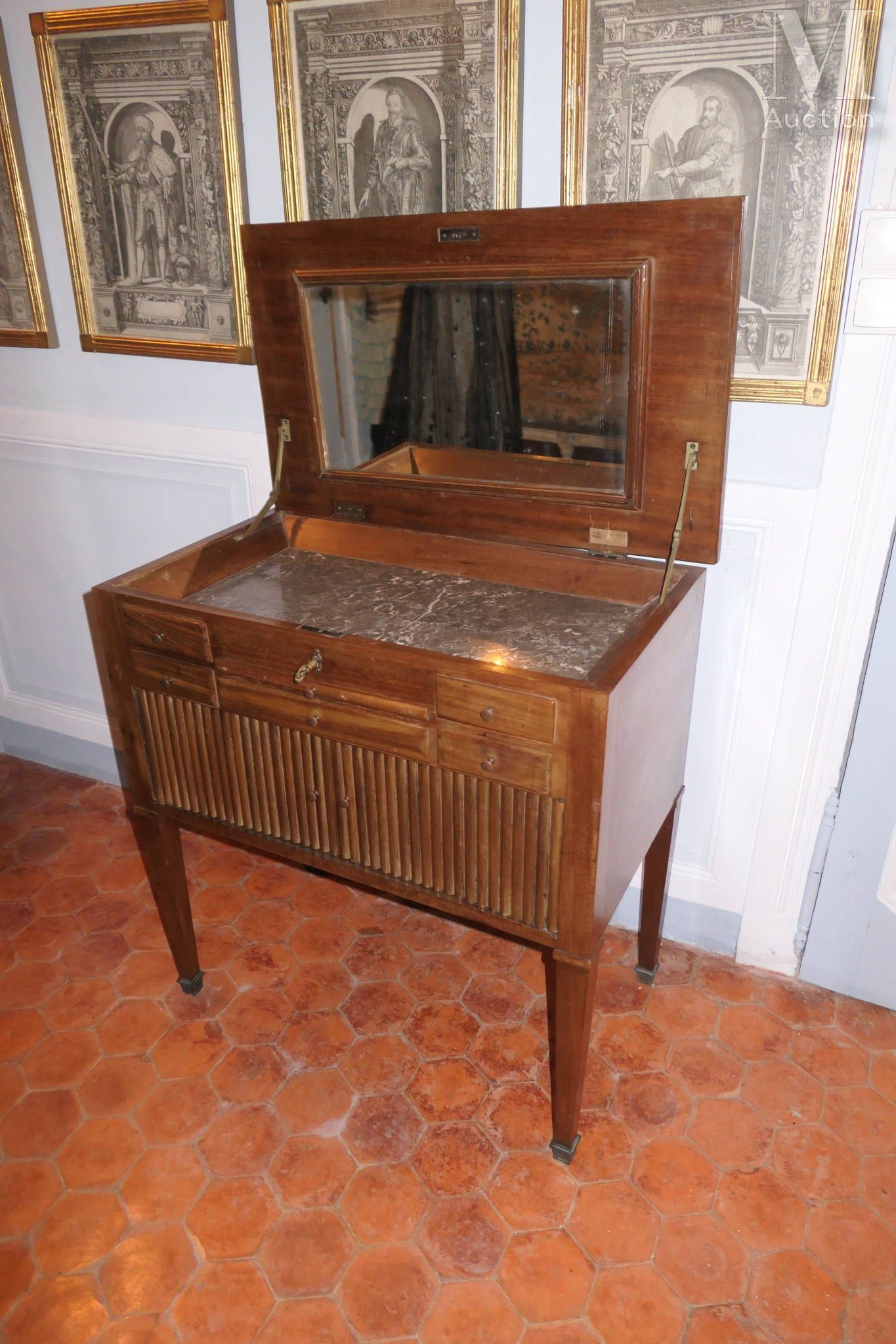 Objets d'art & Curiosités