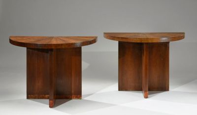 paire de tables d'appoint Art déco en noyer
