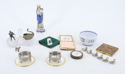 a lot of items that are sitting on a table