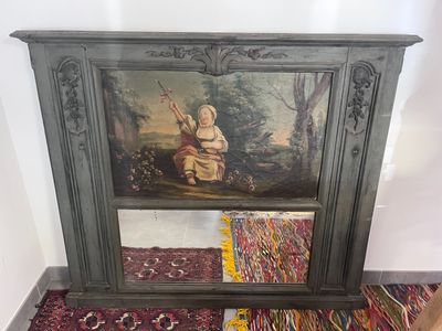 une image d'un tableau sur le mur d'une pièce