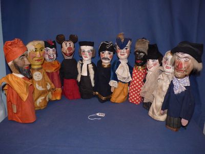 Peu courant : 12 anciennes figures de jeu de massacre forain…