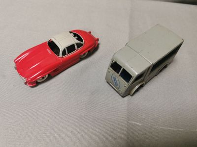 DINKY TOYS GB Van NCB Electric 30 V "NCB" gris.