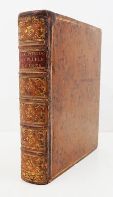 LENS (André). Le costume des peuples de l'antiquité, prouvé …