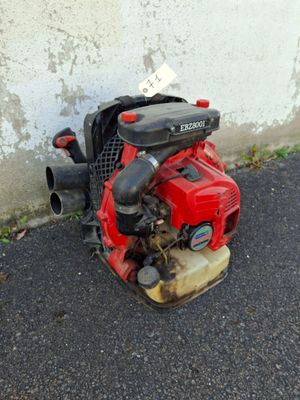 a small engine that is sitting on the ground