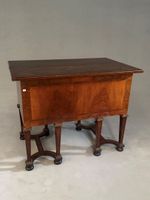 Bureau Mazarin en placage de noyer et palissandre ouvrant à … (photo 4)