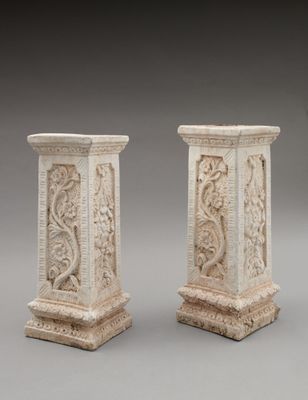 Suite de deux gaines En pierre reconstituée - Photo 1