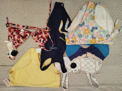 Lot de 250 pièces de maillots de bains homme/femme/enfant