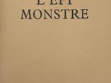 la couverture d'un livre sur laquelle figure l'image d'un chat