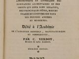 un vieux livre avec un titre en noir et blanc