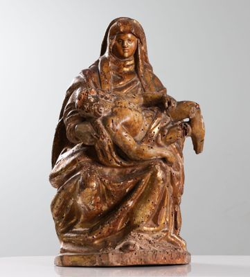 Piéta. Sculpture en bois sculpté, avec traces de polychromie…