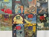 un grand nombre de livres posés sur une table