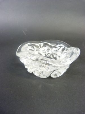 an image of a clear glass bowl sitting on top of a table
