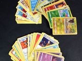 beaucoup de cartes sur la table