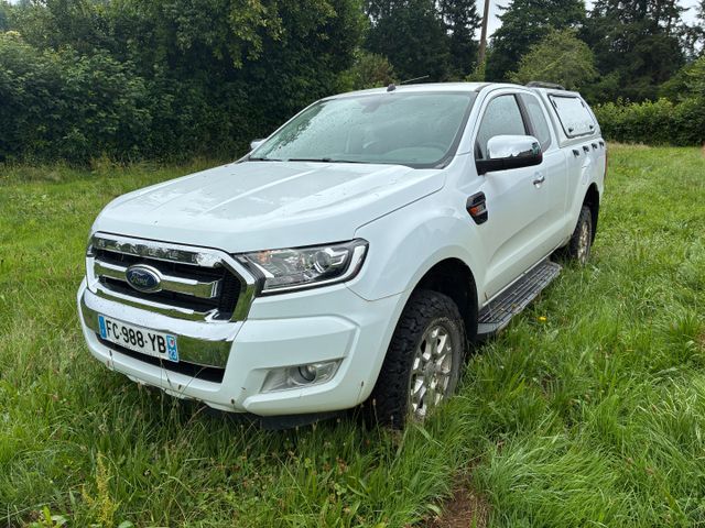 Véhicule FORD Ranger XLT 2.2 6 speed, immatriculé FC-988-YB, 1ère...
