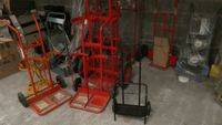 - 1 Lot de porte-bouteilles et diables (photo 2)