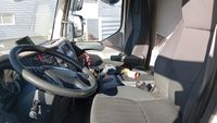 CAMION PLATEAU GRUE CAGE DAF 4X2 LF 260 FA équipé GRUE HYVA … (photo 3)