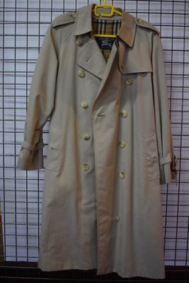 Burberry's Trench beige à boutons croisés Fente au dos et ce…
