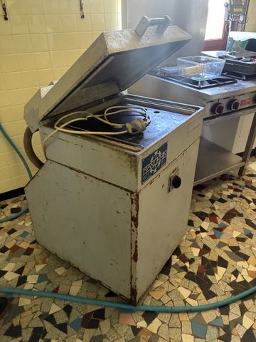 Machine sous vide. Hors d’usage 