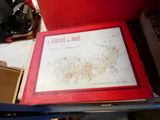 une image représentant une boîte rouge sur laquelle figure un dessin