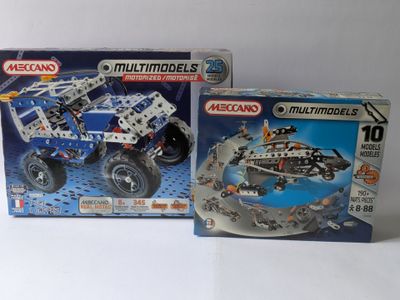 two boxed legos of different sizes and colors are shown