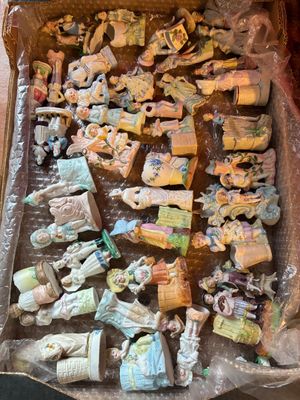 Lot de sujets en biscuit de porcelaine - Photo 1