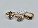 trois bagues en or serties de saphirs et de diamants