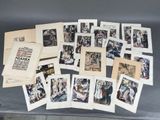 beaucoup de photos de personnes sur une table