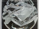 la couverture d'un livre sur laquelle figure l'image d'un objet en cristal