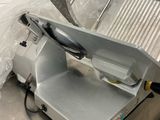 a machine that is sitting on a counter in a kitchen
