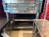 1 four à Pizza à 1 bouche CUPPONE OVENS sur châssis inox 150… (photo 2)