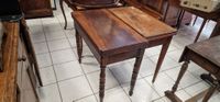 Lot de deux tables à jeux de style Louis XVI en placage de n…