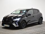 la nouvelle Toyota C-HR dans un showroom au sol à damier