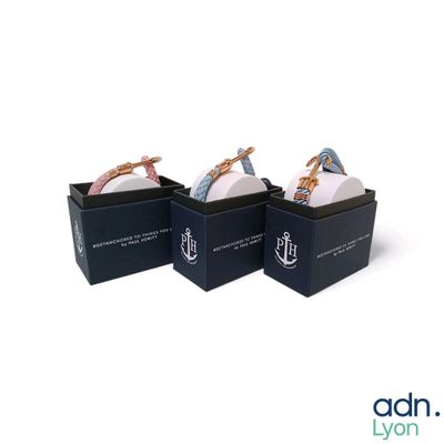 Lot de 70 bracelets et boîtes avec housses - PAUL HEWITT - B…