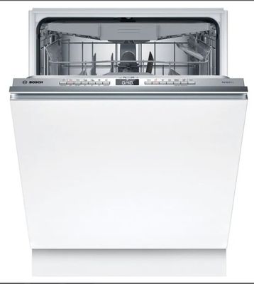 un lave-vaisselle blanc, la porte ouverte, sur fond blanc