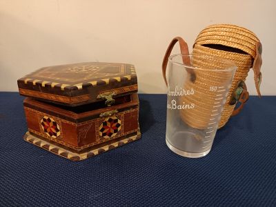 Boîte en marqueterie + verre de cure thermale
