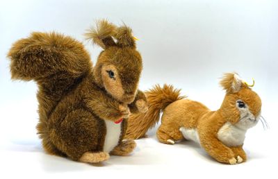 STEIFF. Ecureuil Toffy et son écureuillon.