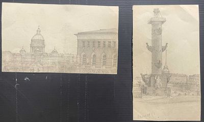 deux anciennes cartes postales représentant un bâtiment avec une tour horloge en arrière-plan