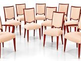 lot de huit chaises de salle à manger avec accoudoirs et dossiers rembourrés