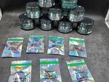 plusieurs sachets de cannabis posés sur une table