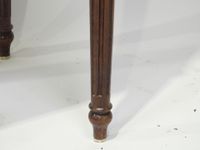 Chevet rectangulaire en bois mouluré ouvrant par un vantail … (photo 5)