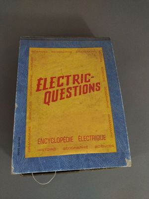une boîte sur laquelle figure un questionnaire électronique
