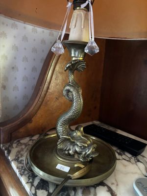 a lamp that is sitting on top of a table