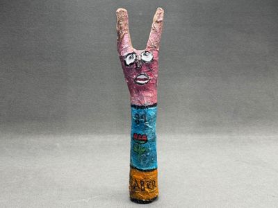 JABER (1938-2021) Sculpture , personnages à oreilles, en pap…