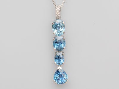 Pendentif en or gris 750°/°° (18K), serti d'un charmant asse… - Photo 1