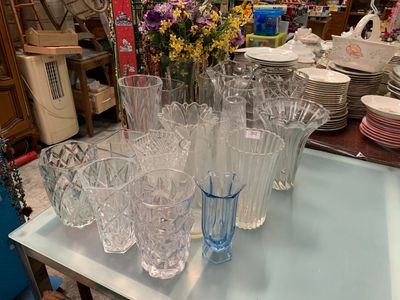 Lot de verrerie : vases et divers - Photo 1