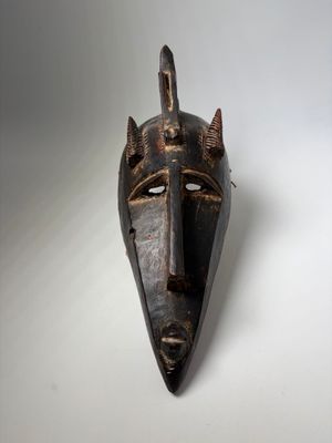 MALI. Masque Marka en bois sculpté.