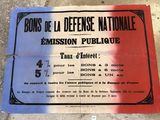 Une ancienne annonce parue dans un journal français fait la promotion de la Défense nationale française