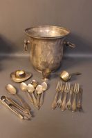 Lot d'objets en métal argenté comprenant : - sceau à glaçon …
