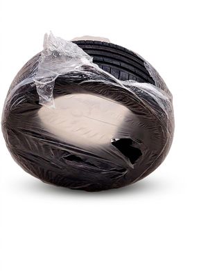 une image représentant un objet emballé dans du plastique sur fond blanc